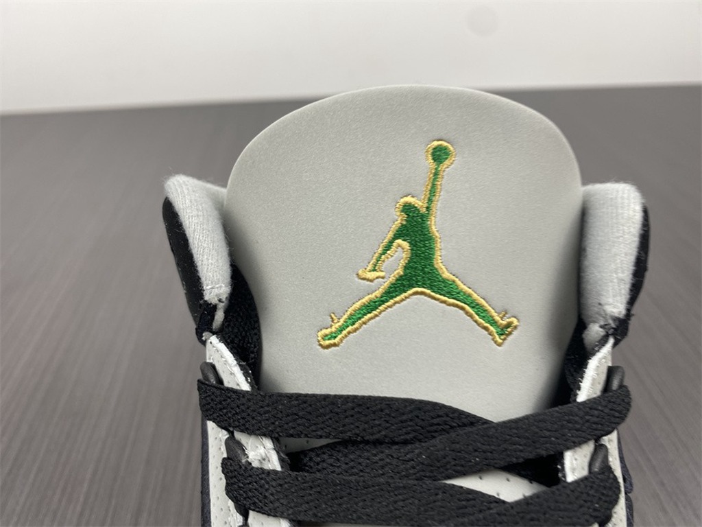 Air Jordan 3 Pine Green